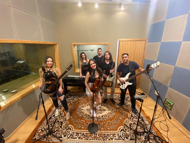 Eirete durante la grabación de la canción.