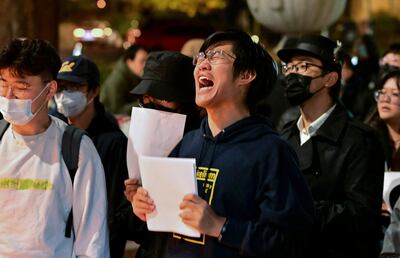 Manifestantes protestan por las medidas de "cero covid" del gobierno chino en Berkeley, California (Estados Unidos), el lunes.