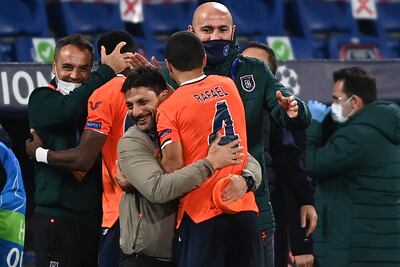 Festejo de los turcos tras la victoria ante el United.