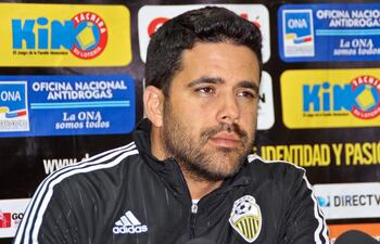 Daniel Farías, entrenador de Boston River. Fue ayudante de su hermano César cuando dirigió a Cerro Porteño (2015/16)