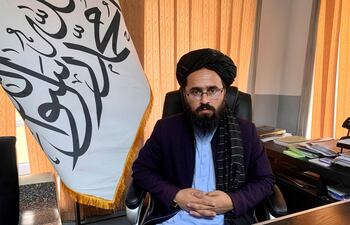 El portavoz del todopoderoso Ministerio para la Propagación de la Virtud y la Prevención del Vicio del Gobierno talibán, Mohammad Sadiq, capaz de influir en el destino de las afganas, asegura en una entrevista a Efe que las estudiantes podrán regresar a escuelas y universidades tras el parón invernal.