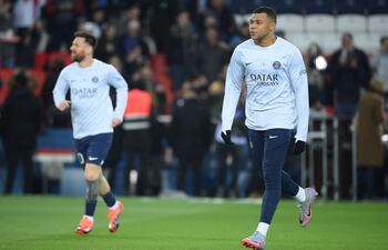 El presidente de la UEFA criticó a Lionel Messi y a Emiliano Martínez