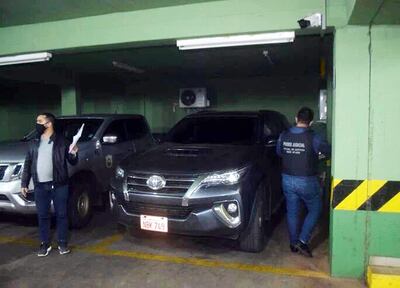 La camioneta no pudo ser retirada por los oficiales de Justicia.