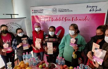 Actividad desarrollada en el hospital distrital de Santaní por el día internacional de la lucha contra el cáncer de mama.