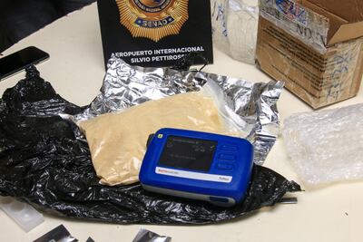 Hallaron catinona en una encomienda que llegó de Asia.