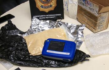 Hallaron catinona en una encomienda que llegó de Asia.