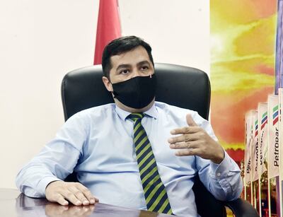 El director jurídico de Petropar, Alberto Mendoza, sigue sin mostrar los documentos de los otros arreglos extrajudiciales en la firma estatal. Ayer recibió a un equipo de ABC en su oficina, pero no mostró el expediente.