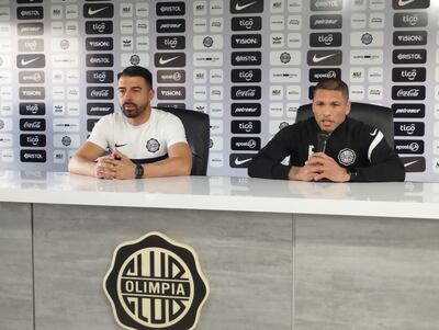Julio Cáceres y Richard Ortiz en la conferencia prensa antes del superclásico del domingo