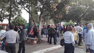 Docentes de la UNA van a paro por tiempo indefinido.