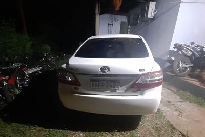 El automóvil quedó incautado en la comisaría jurisdiccional a disposición del Ministerio Público.