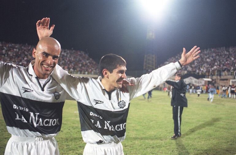 El último antecedente en una serie a eliminación directa fue en el torneo Apertura: triunfo de Olimpia 1-0 con gol de Denis Caniza. 





JORGE CACERES 30/05/99