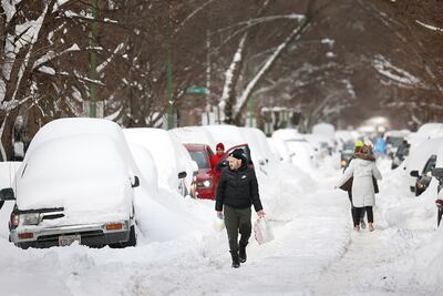 Gruesas capas de nieve cubren gran parte de los Estados Unidos, en uno de los inviernos más fríos en décadas.