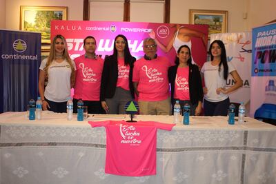 Autoridades de la corrida Octubre Rosa, ayer. Foto: @chindytami