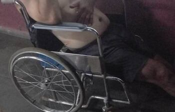 Nelson Augusto Brizuela Riveros fue auxiliado por su hijo y quedó internado en el Hospital Regional.