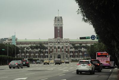 El Ejército chino anunció hoy que ha realizado maniobras cerca de Taiwán como “advertencia contra el complot entre las fuerzas separatistas y Estados Unidos” después de que el presidente de ese país, Joe Biden, dijera que intervendría militarmente si Pekín intenta tomar la isla por la fuerza. Foto: oficinas presidenciales de Taiwán en Taipei.