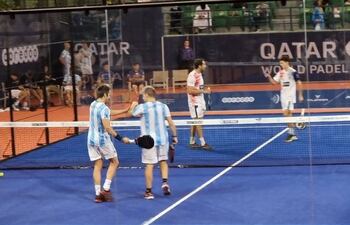Paraguay y Argentina se enfrentaron en la ronda de cuartos de final del Mundial de Pádel en Qatar, con victoria de la Albiceleste.