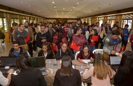 El impulsor de ferias de empleo, Enrique López, ahora busca trabajo, pues renunció a su cargo.