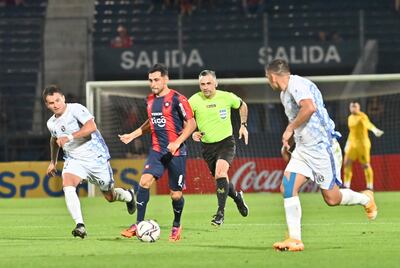 Federico "Pachi" Carrizo tuvo una destacada actuación contra Sol de América, registrando un golazo desde unos 45 metros.