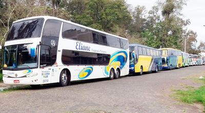 Unos 70 ómnibus de turismo pasaron desde Santana, Brasil,  a Rivera, Uruguay, en el marco del turismo de compras, lo que reactiva el comercio.