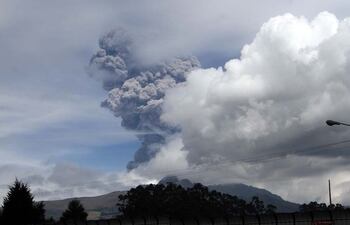 Ecuador declaró alerta amarilla por actividad del volcán Cotopaxi. (archivo)