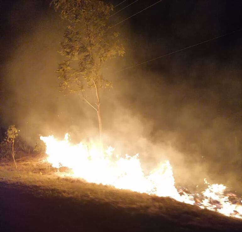 Zona  donde empezó el fuego ayer en horas de la tarde