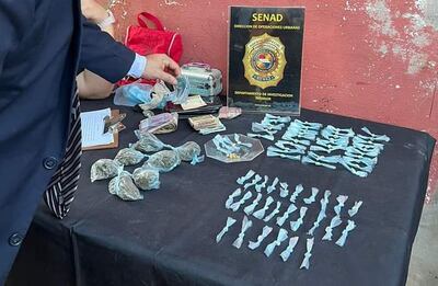 En el barrio Juan Pablo II de la ciudad de Tobatí realizaron la incautación de 81 dosis de crack y 7 porciones de marihuana.