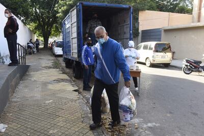 Gustavo Machado 15-06-2021 LacalesEntrega de kits en la Escuela Republica de Peru en Sajonia