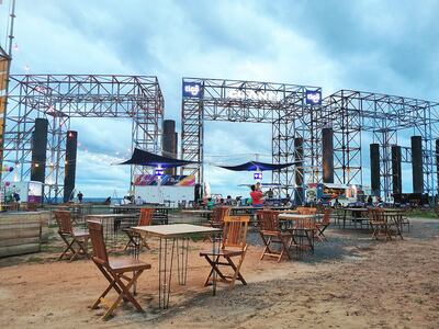 El Morfi brinda  un amplio espacio al aire libre con varias opciones gastronómicas como hamburguesas, pizzas, jugos, etc.