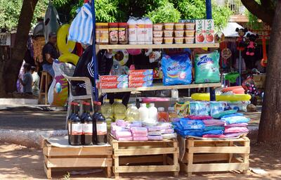 El contrabando se apunta entre las actividades informales que engrosan la economía en negro.