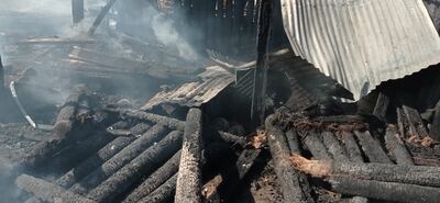 La vivienda fue consumida por las llamas, afortunadamente no hubo víctimas fatales.