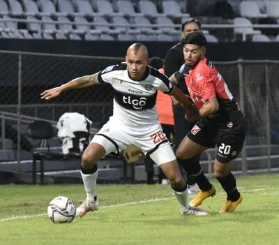 Sergio Otálvaro arregló con Olimpia y seguirá por esta temporada.
