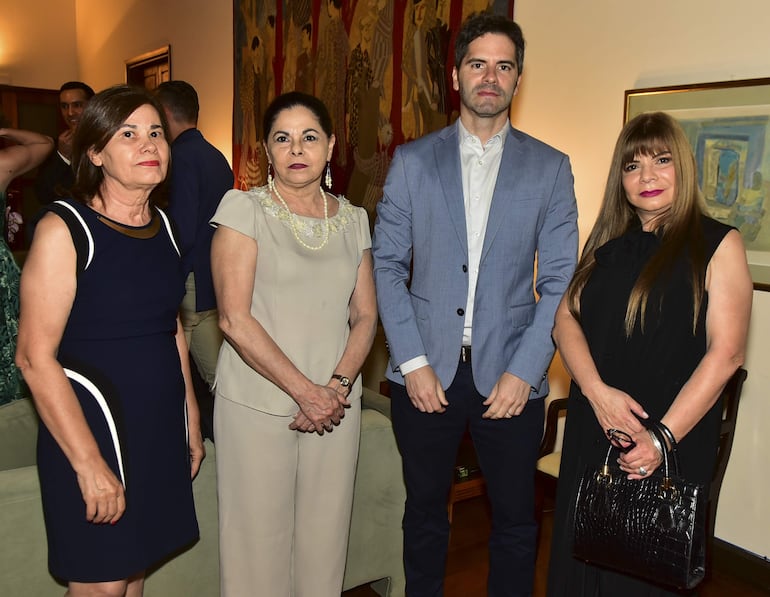 Iris de Fleitas, Lidia Fiore, Alejandro Peyrat y Yolanda González.