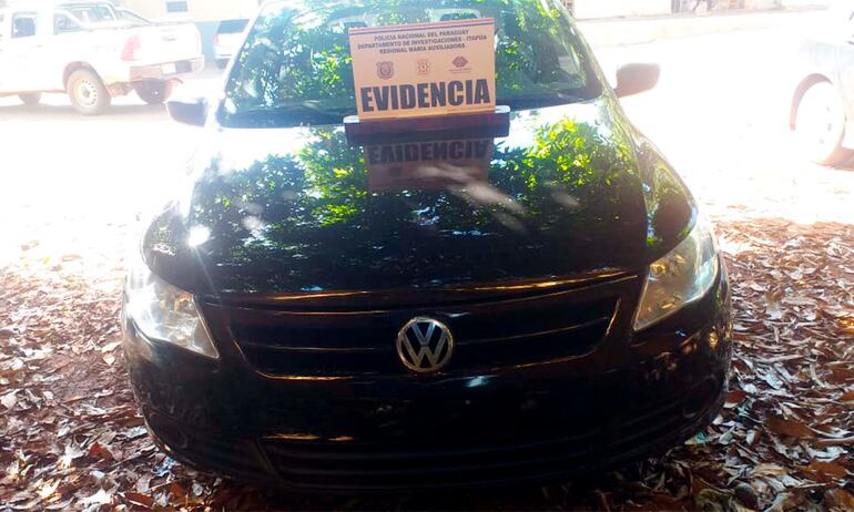 El Volkswagen Gol con el que se habría ejecutado el atentado en Yatytay.