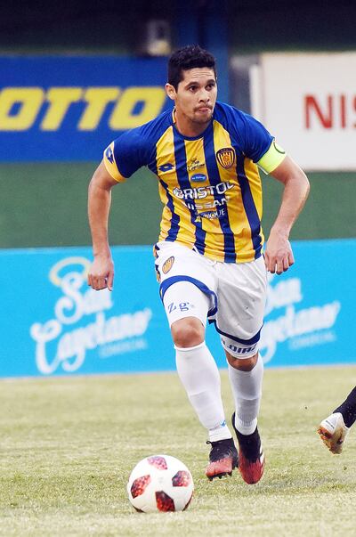 Blas Yamil Díaz Silva (29 años), capitán del equipo del   Luqueño.