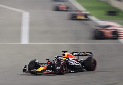 El piloto neerlandés Max Verstappen de Red Bull, en acción durante el Gran Premio de Baréin de Fórmula Uno en el Circuito Internacional de Bahrain en Sakhir. Es el gran candidato a ganar la segunda fecha del Campeonato de la F1.