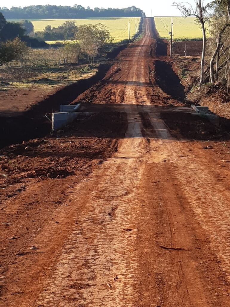 El camino de 5 kilómetros de extensión tendrá puentes y alcantarillas nuevas.