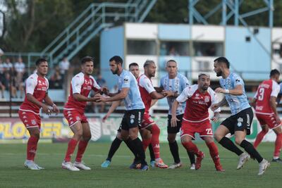 Guaireña y General Caballero JLM empataron 0-0 en el Parque del Guairá.