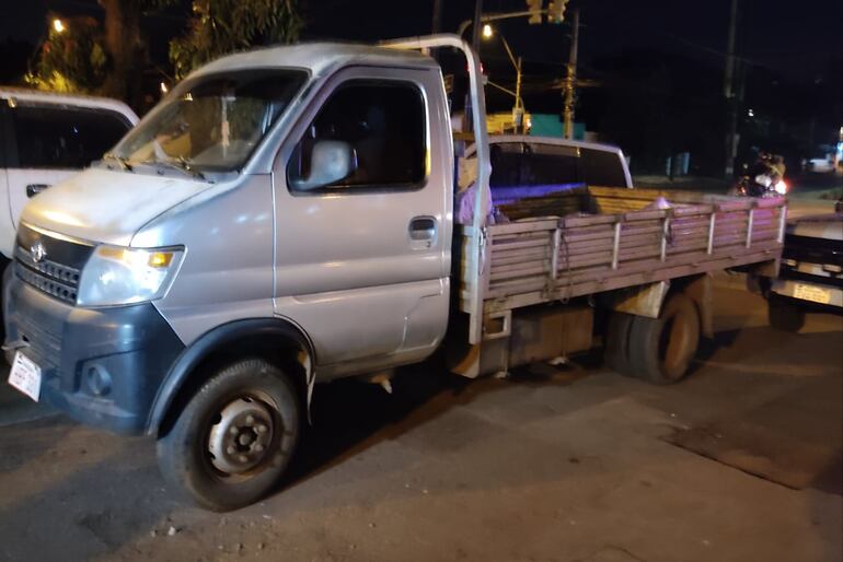Camión en el que se desplazaban los delincuentes.