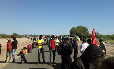 Los nativos siguen violando el derecho al libre tránsito de terceros.