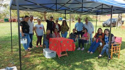 Los abogados de hernandarias, durante la vigilia de este sábado.
