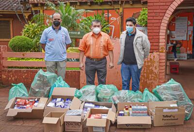 El candidato a intendente de la Municipalidad de Encarnación por la Alianza, Luis Yd, resolvió no hacer cierre de campaña, y donar medicamentos al hospital pediátrico municipal en nombre de uno de sus hijos que está de cumpleaños.