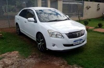 El automóvil que fue robado a una mujer por la gavilla de delincuentes.