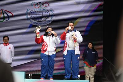 Axel Bachmann y Gabriela Vargas Talavera representaron a Paraguay en Ajedrez y cosecharon varias medallas.