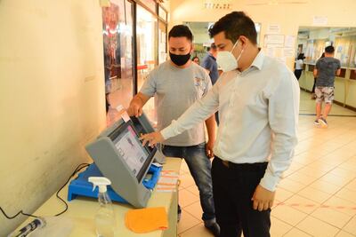 La máquina de votación fue instalada en la Municipalidad de Ciudad del Este a disposición de la ciudadanía.