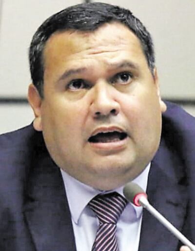 Derlis Maidana (ANR, cartista), diputado por Misiones. Estaría salpicado en un caso de supuesto tráfico de influencias.