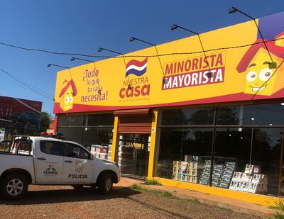 Delincuentes ingresaron al interior del local “Nuestra Casa”, sucursal de Hernandarias, y se llevaron un celular.