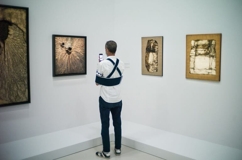 Luego de tres meses, el Centro Pompidou de París reabrió sus puertas con la exposición "Christo and Jeanne-Claude, Paris!".