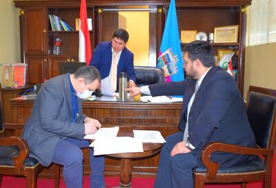 El Interventor Pablo Adriano Vera Insaurralde (con barbijo) con su equipo técnico que forman parte de la intervención a la Goberanción del Guairá.