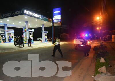 La niña fue vista por última vez en esta estación de servicios, según los familiares.