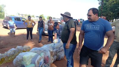 La asociación de comité de pequeños productores de San Juan Bautista, Misiones recibieron 504 kits de víveres desde la EBY.